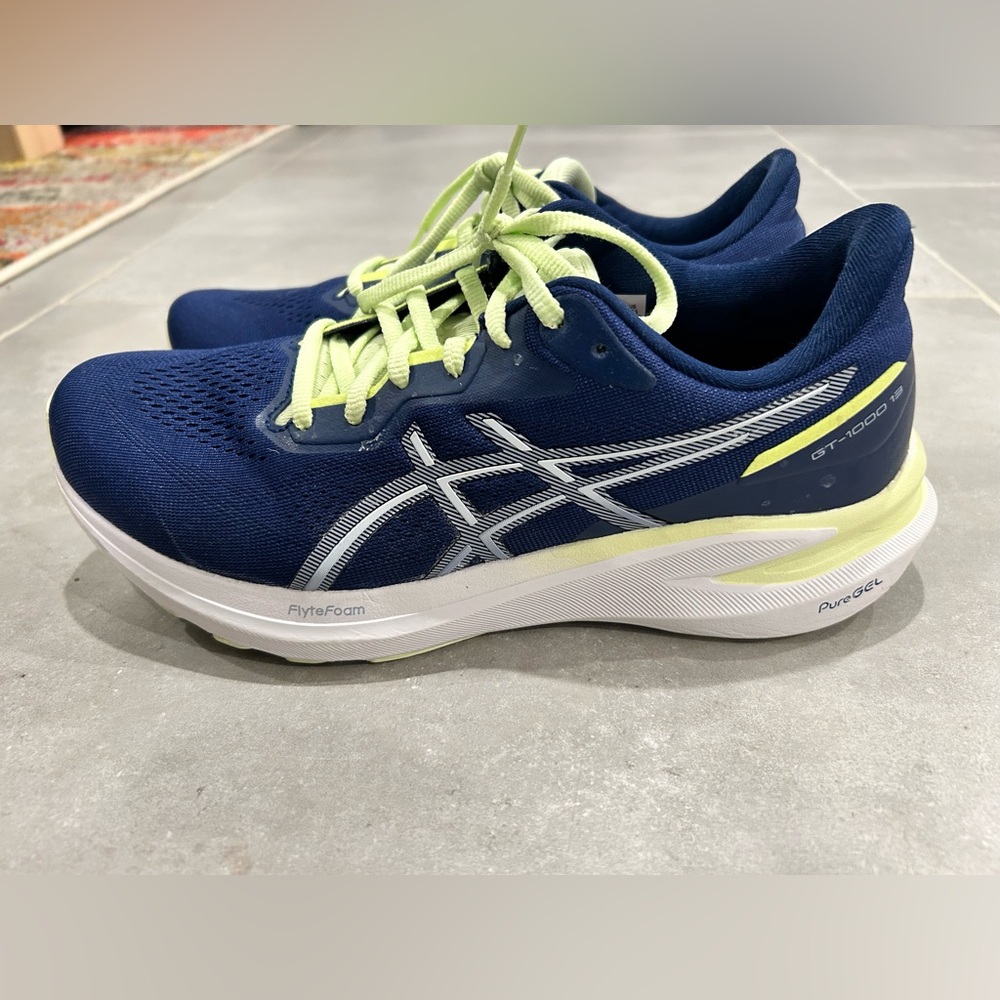 Asics GT 1000 13 Navy Running Shoes with Lime Accents size 9.5